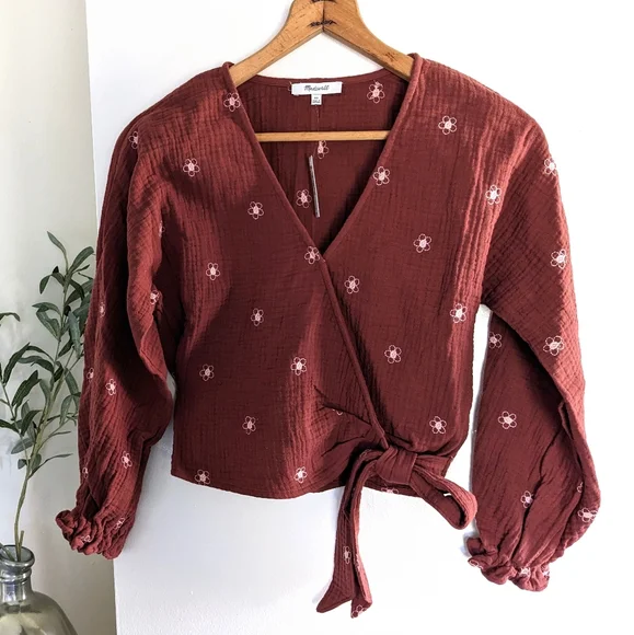 Sold on M! Madewell Lightspun Maira Flower Embroidered Tie Wrap Top - Picture 4 of 16